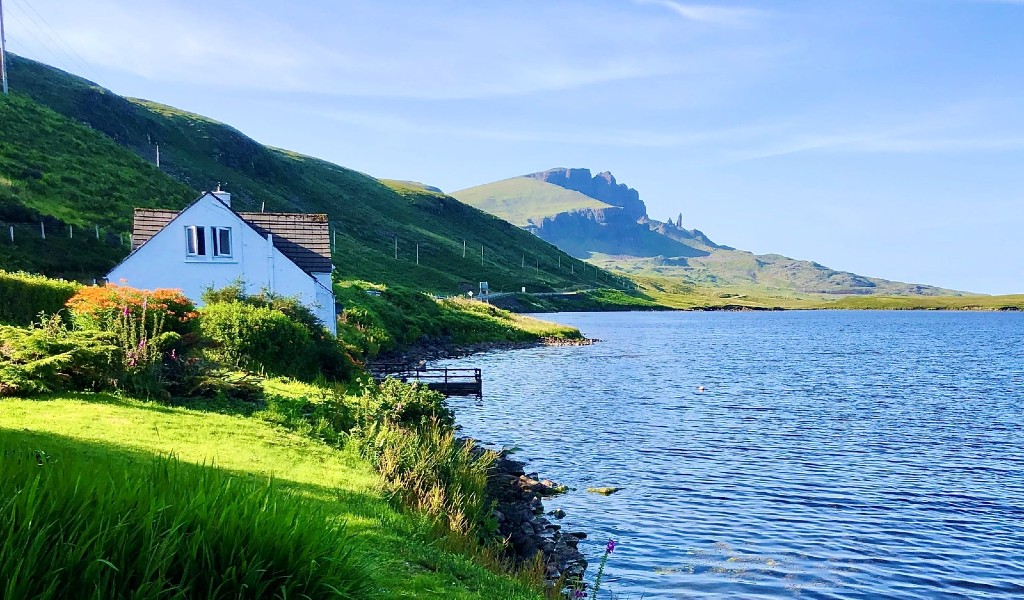 The Lodge in the Loch | Image credit: Coolstays.com | Places to stay UK