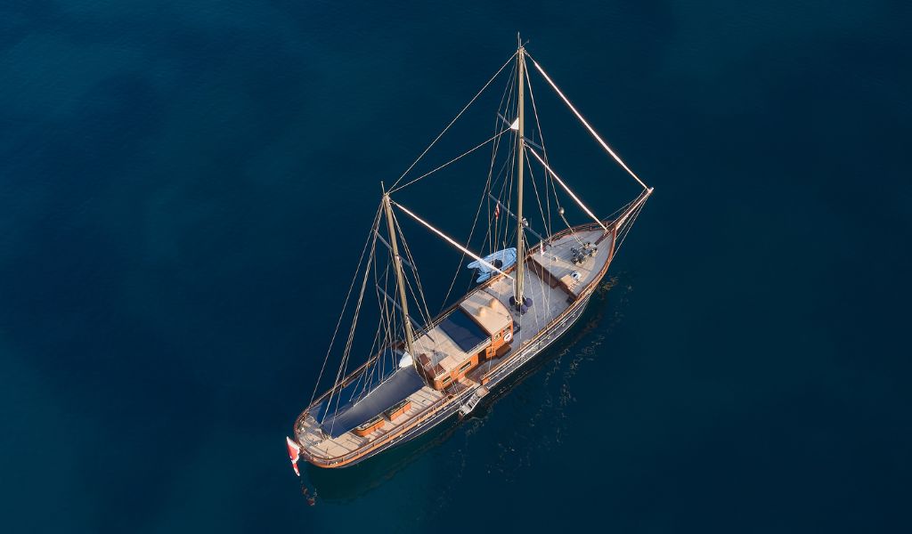 ZenBoat: Greece wellness sailing holidays on a vintage gulet yacht 