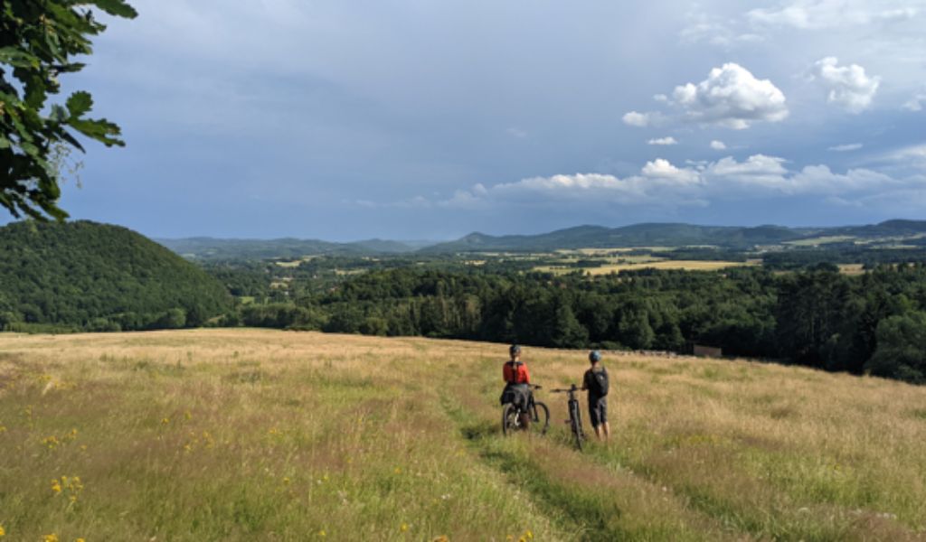 Powolny rowerzysta wyrusza na wakacje rowerowe na Dolny Śląsk