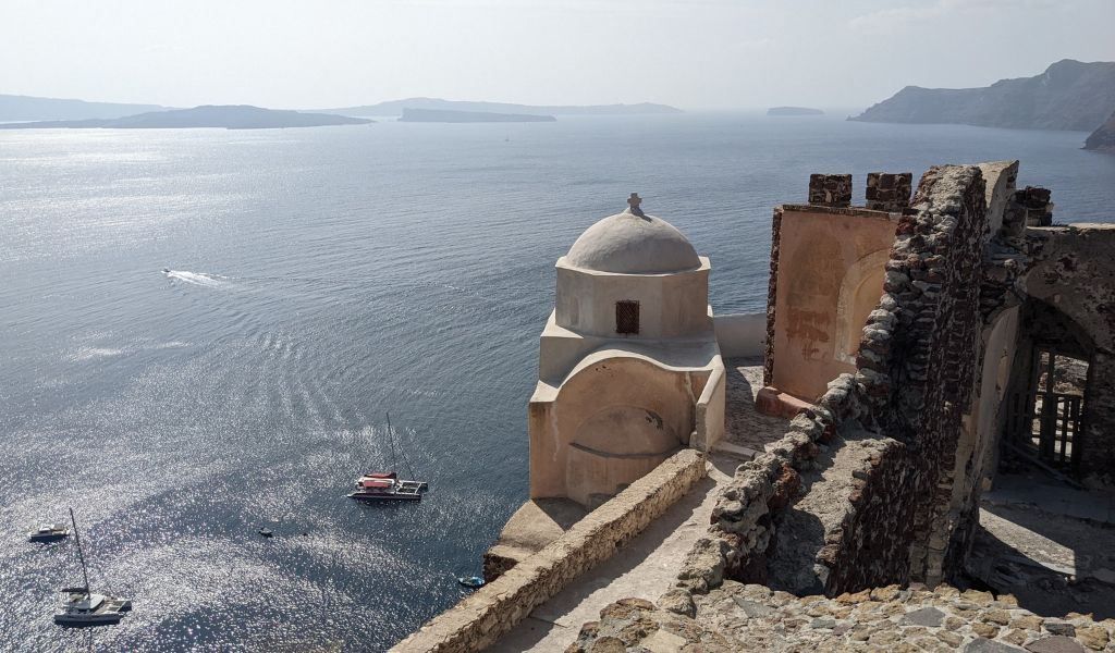 Santorini sports travel guide (Image: Sports Tourism News)